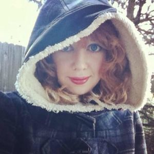 Meet your Posher, Flora